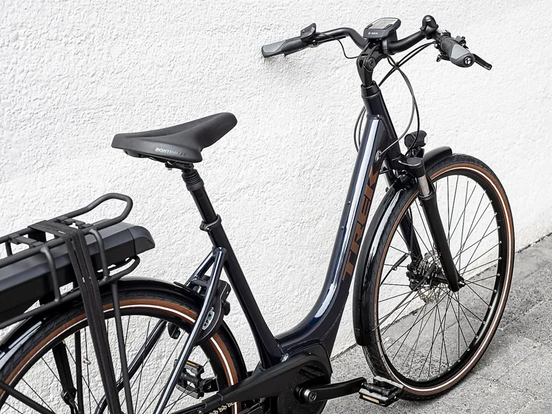 Trek Verve+ 2 300wh Lowstep Electric Bike 2022 Deep Dark Blue-1